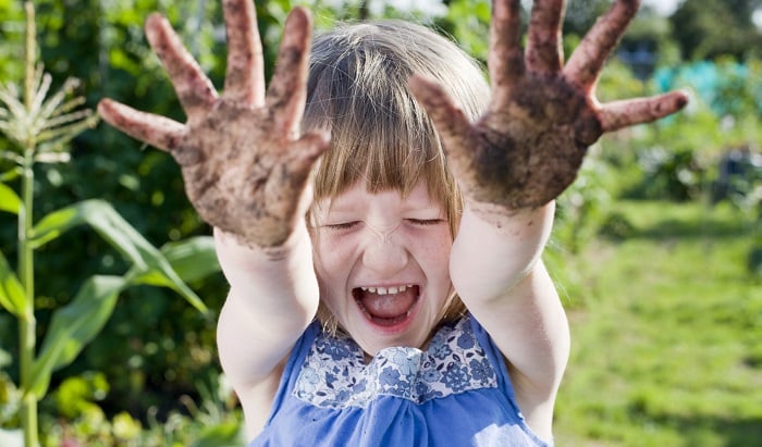 tricks-to-love-gardening-kids