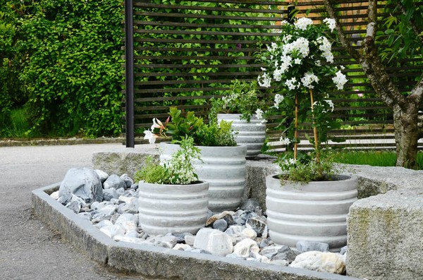 15 Eye-Catching DIY Garden Ideas of Rocks and Pots You’ll Like