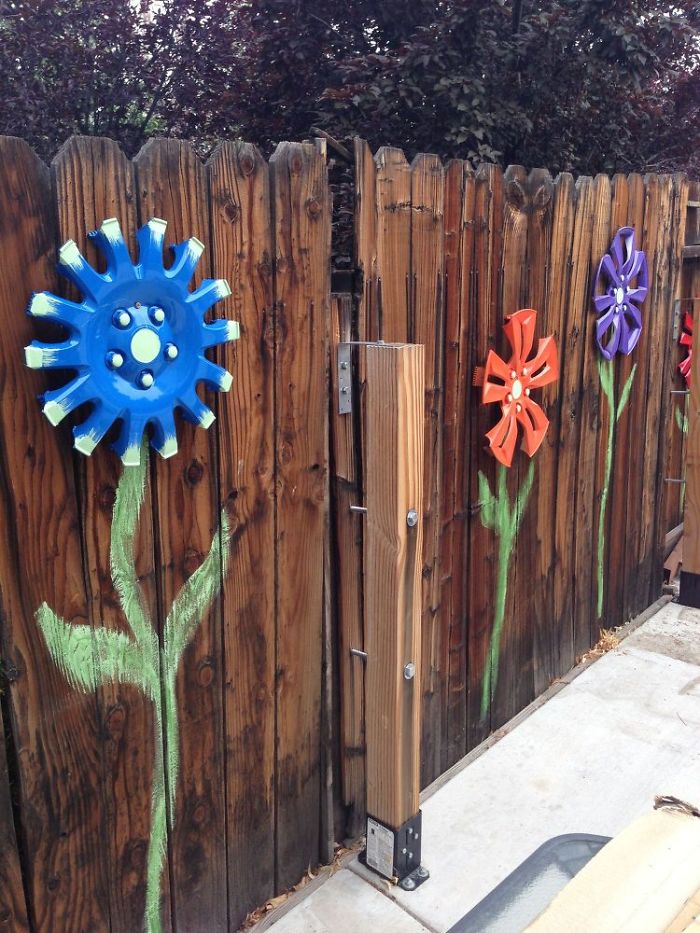 17 Creative Outdoor Wall and Fence Decor Ideas to Transform Your Backyard